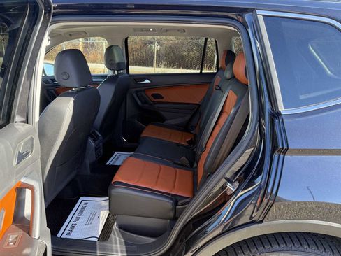 Used 2019 Volkswagen Tiguan SEL Premium image 12