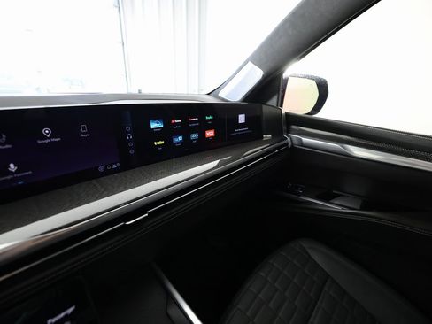 Used 2025 Cadillac Escalade V image 40