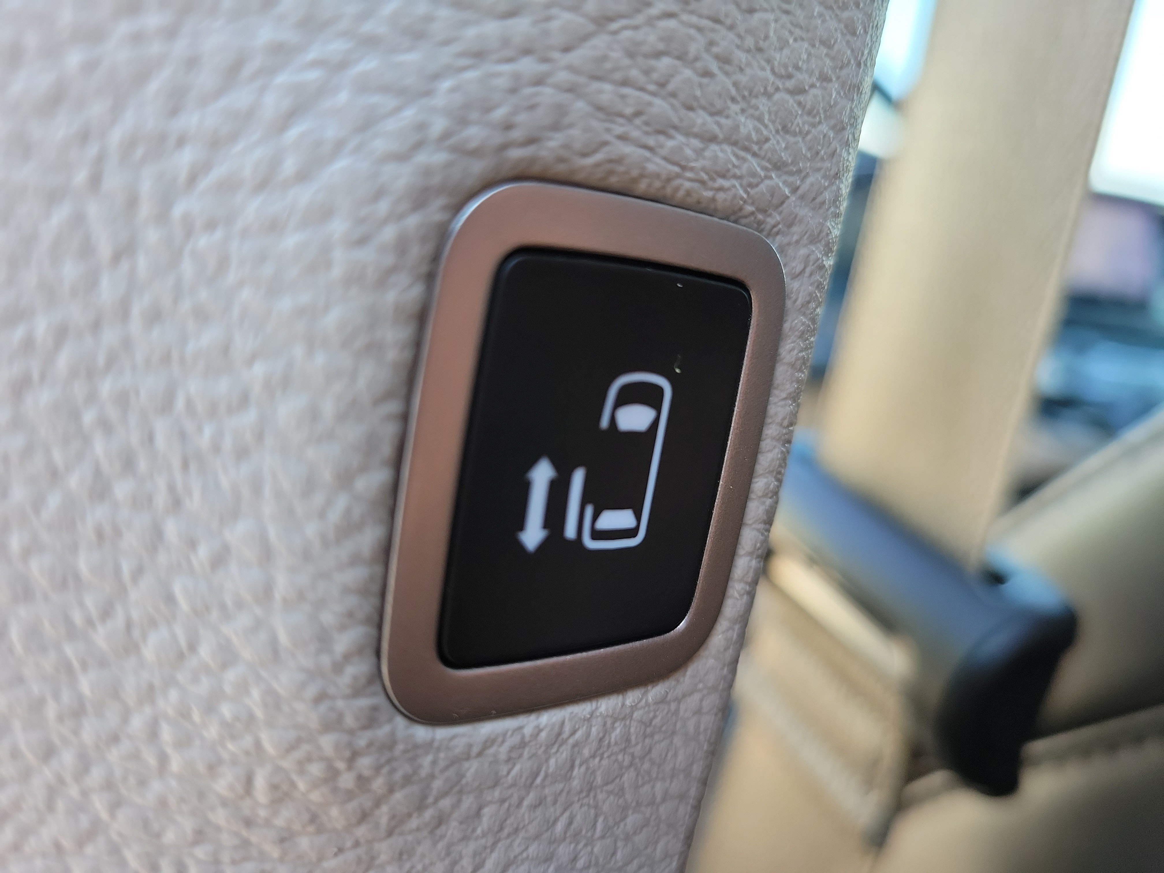 Used 2024 Chrysler Pacifica Touring-L FWD image 25