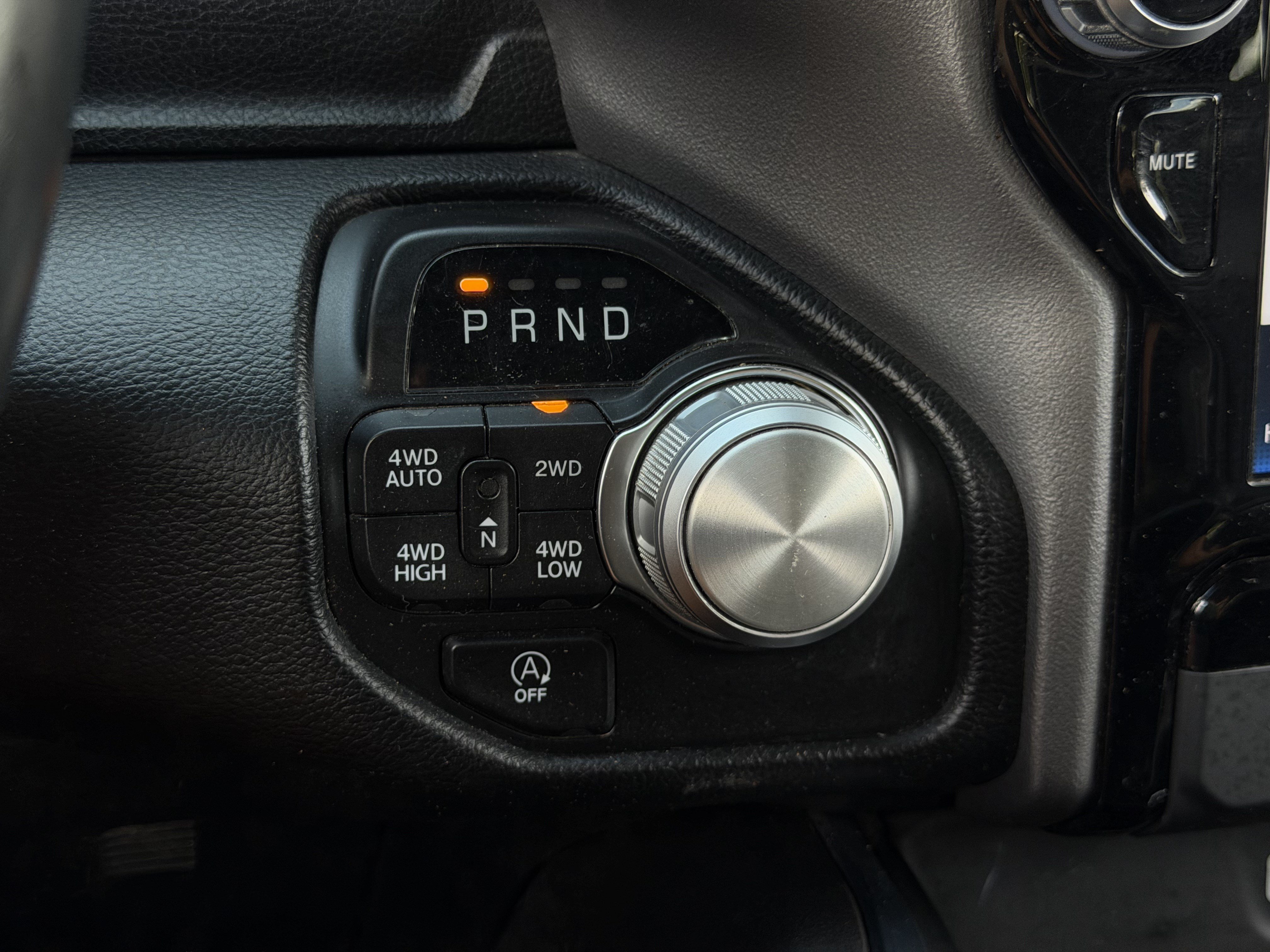 Used 2024 RAM 1500 Laramie AWD/4WD image 27