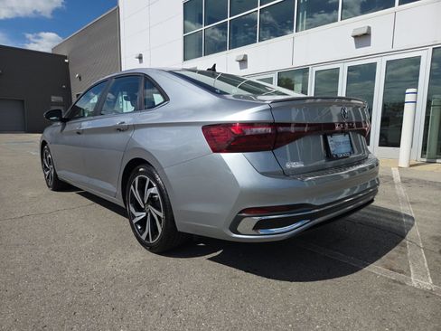 Certified 2025 Volkswagen Jetta SEL FWD image 10