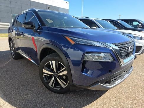 Certified 2022 Nissan Rogue SL image 1