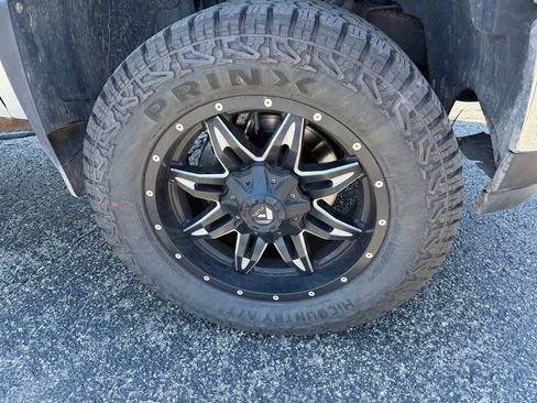 Used 2012 GMC Sierra 2500 SLT w/ SLT Convenience Package AWD/4WD image 28