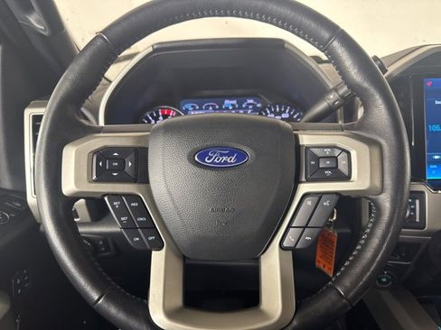 Certified 2022 Ford F350 Lariat w/ Chrome Package image 18