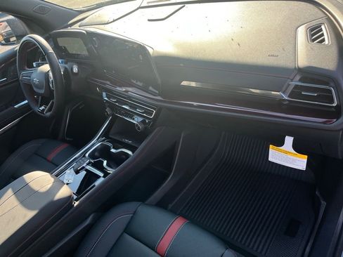 New 2026 Chevrolet Traverse RS w/ LPO, Floor Liner Package image 28