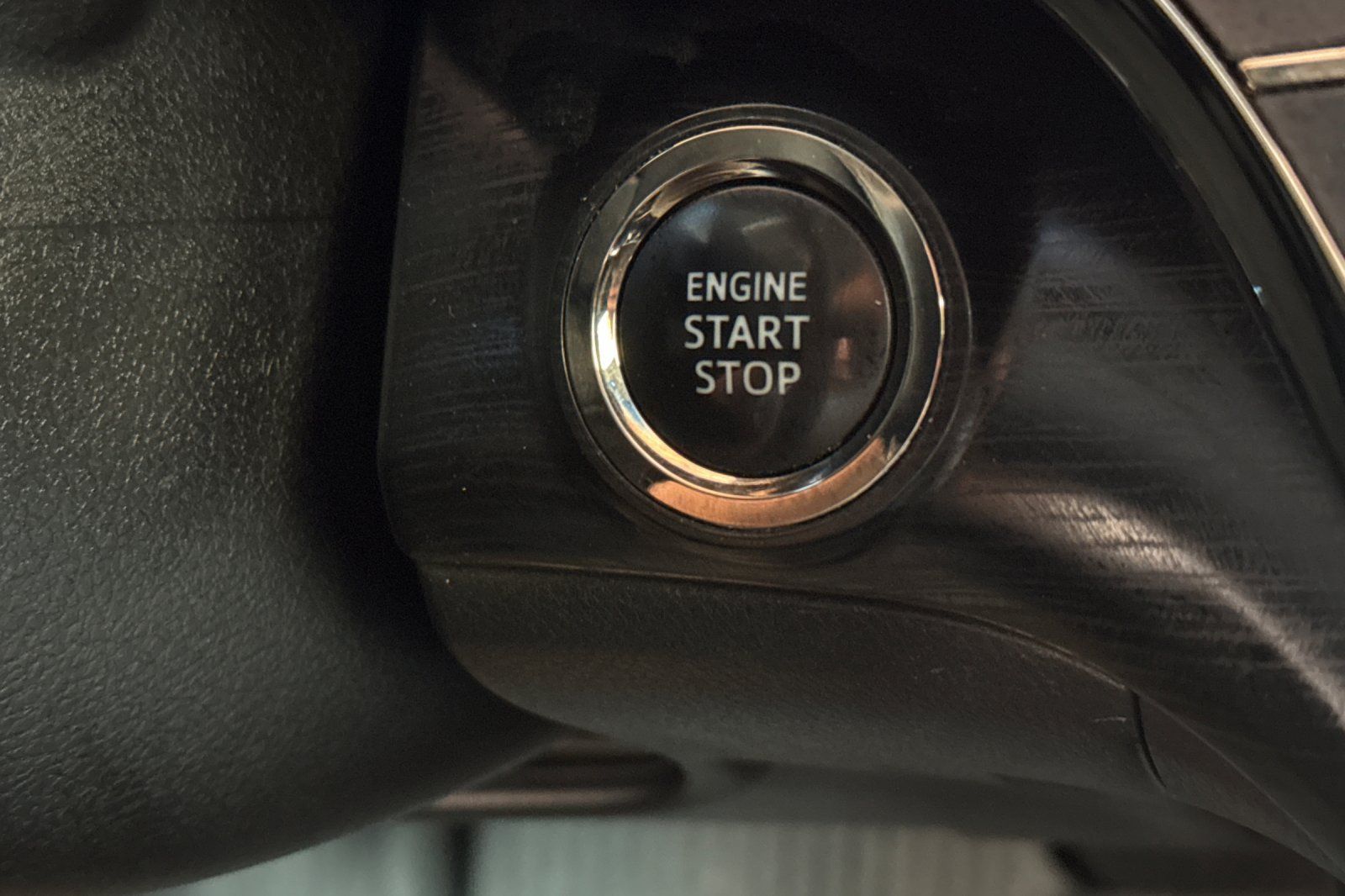 Used 2016 Toyota Avalon Touring FWD image 29