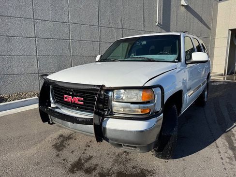 Used 2000 GMC Yukon SLE AWD/4WD image 2