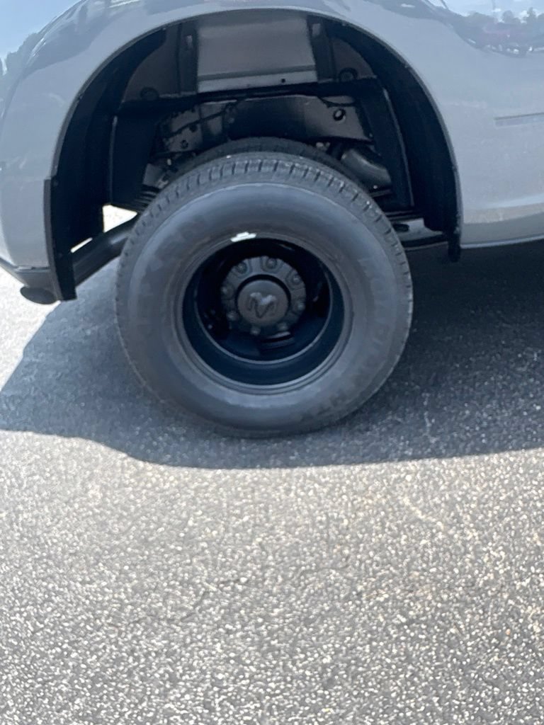 New 2026 RAM 3500 Tradesman AWD/4WD image 30