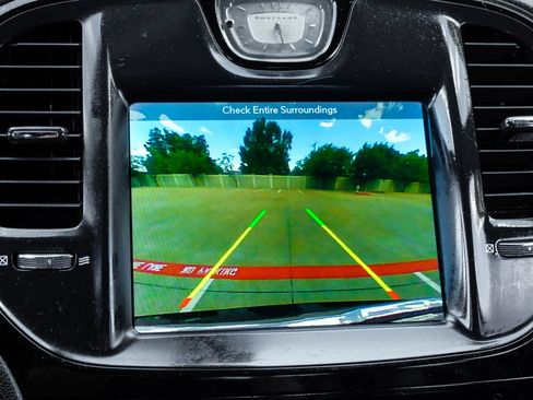 Used 2018 Chrysler 300 S AWD/4WD image 29
