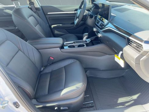 New 2025 Nissan Altima 2.5 SR w/ SR Premium Package image 29