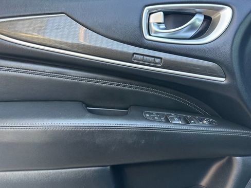 Used 2019 INFINITI QX60 Luxe w/ Essential Package FWD image 11