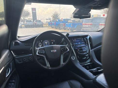 Used 2020 Cadillac Escalade ESV Platinum image 6