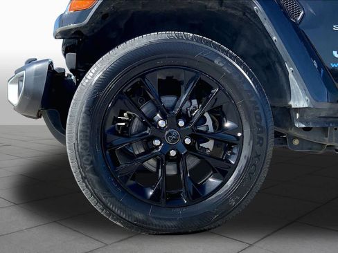 Used 2024 Jeep Wrangler Unlimited Sahara AWD/4WD image 11