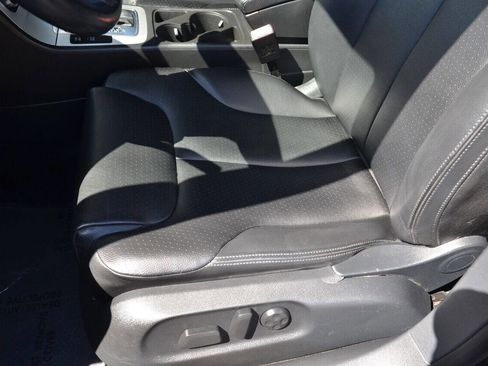 Used 2010 Volkswagen Passat Komfort image 24