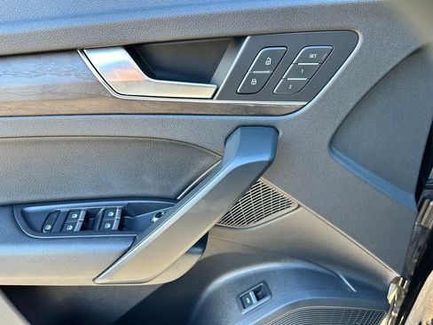 Used 2018 Audi Q5 2.0T Premium Plus w/ Premium Plus Package image 17