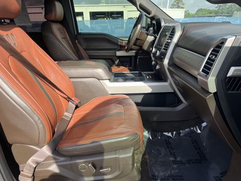 Used 2018 Ford F250 King Ranch w/ King Ranch Ultimate Package AWD/4WD image 19