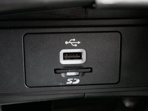 Used 2016 Ford Fusion SE w/ Equipment Group 202A FWD image 27