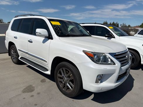 Used 2015 Lexus LX 570 4WD image 2