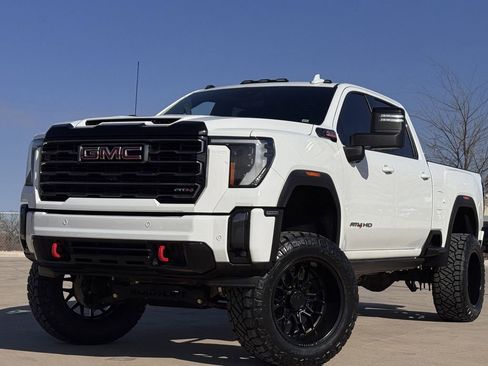 Used 2024 GMC Sierra 2500 AT4 w/ AT4 Premium Plus Package image 2