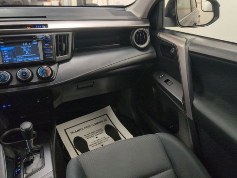 Used 2018 Toyota RAV4 LE image 12