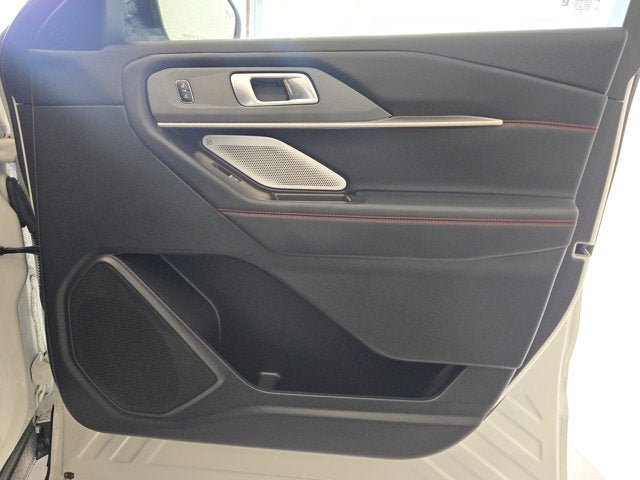 Used 2025 Ford Explorer ST AWD/4WD image 5