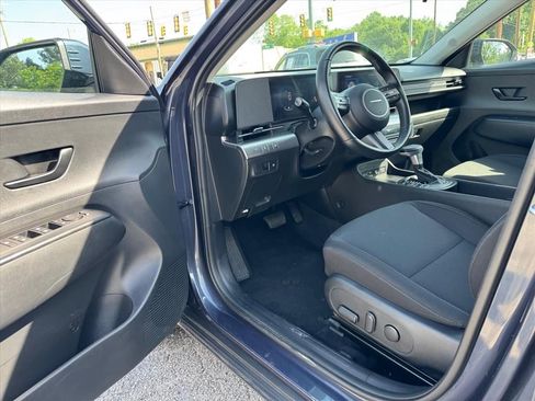Used 2025 Hyundai Kona SEL FWD image 12