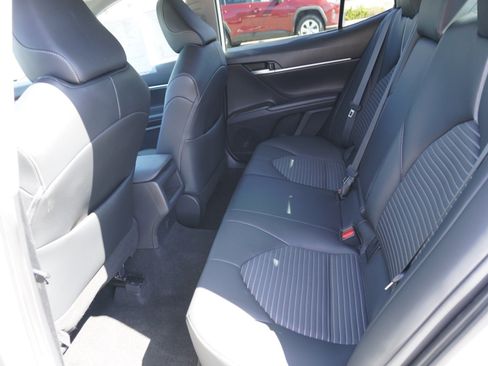 Used 2023 Toyota Camry SE FWD image 12
