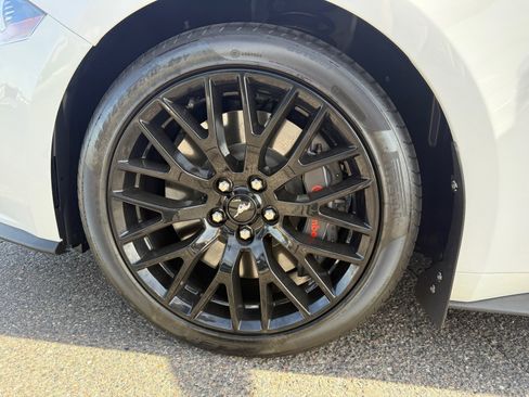 Used 2021 Ford Mustang GT Premium w/ GT Performance Package RWD image 9