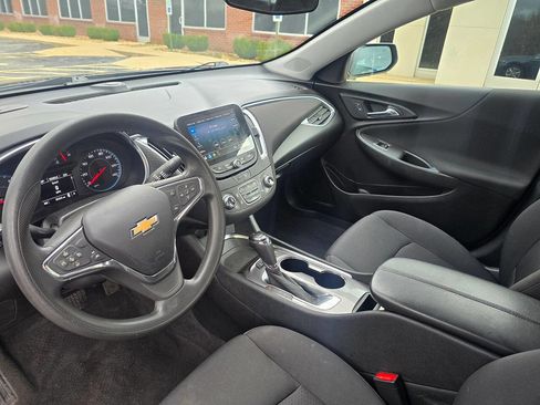 Used 2020 Chevrolet Malibu LT image 12