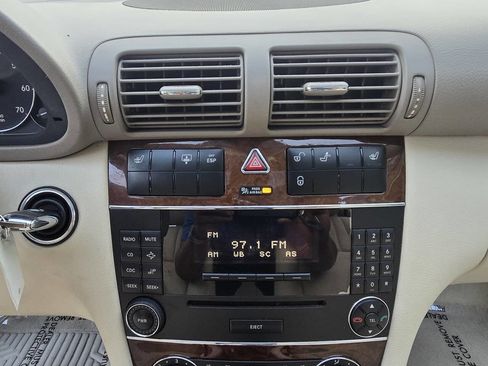 Used 2007 Mercedes-Benz C 280 Sedan image 32