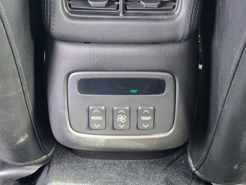 Used 2000 Cadillac De Ville DTS w/ Safety/Security Pkg image 17