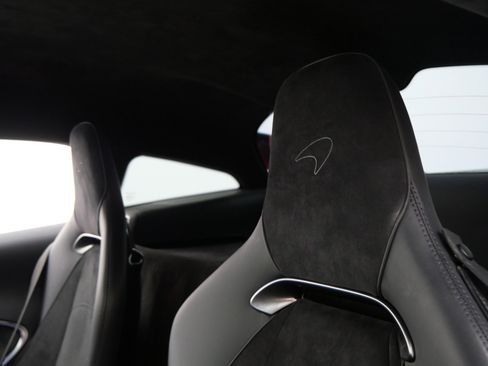 Used 2024 McLaren Artura RWD image 15