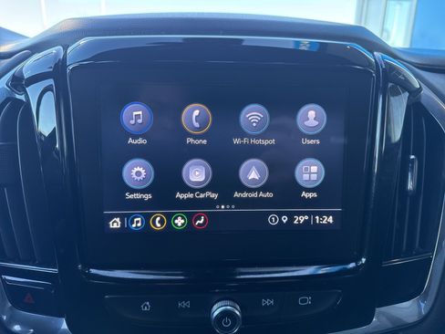 Used 2023 Chevrolet Traverse LT w/ Rear Camera Mirror Package image 23