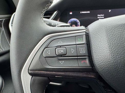 Used 2023 Jeep Grand Cherokee Laredo image 21