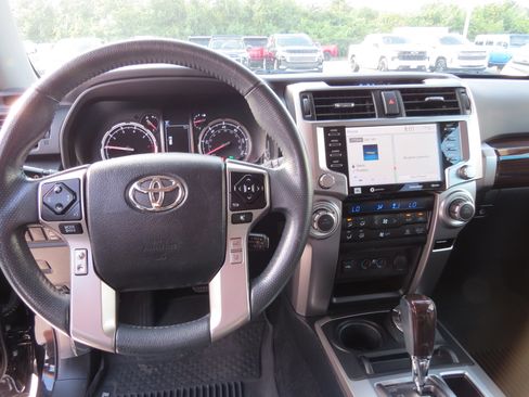 Used 2021 Toyota 4Runner Limited image 21