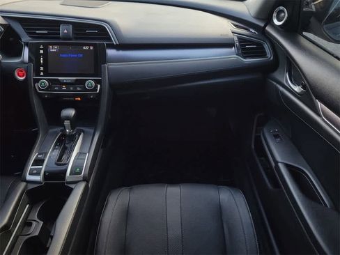 Used 2018 Honda Civic Touring image 15