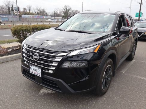 Certified 2025 Nissan Rogue SV AWD/4WD image 10