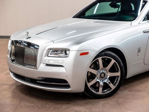 Used 2015 Rolls-Royce Wraith image 14