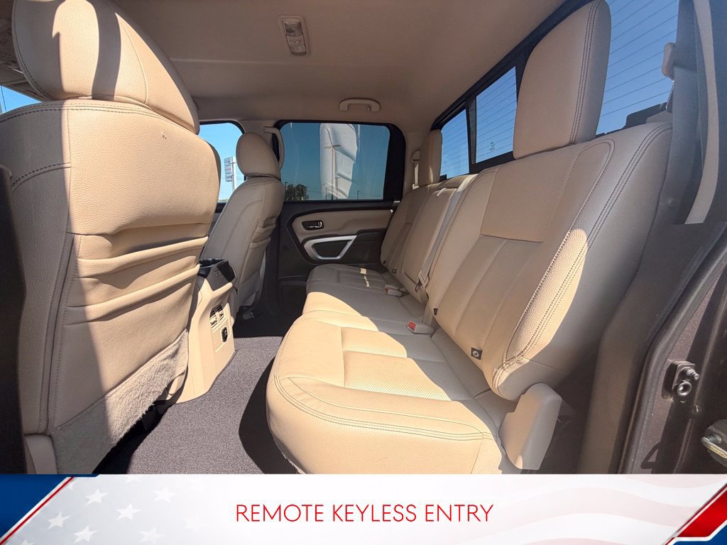 Used 2016 Nissan Titan SL RWD image 7