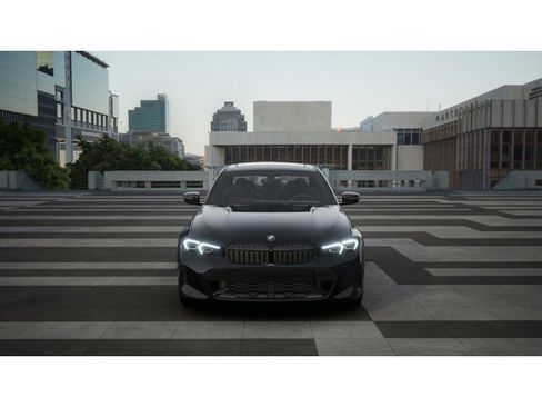 New 2025 BMW 330i Sedan image 3