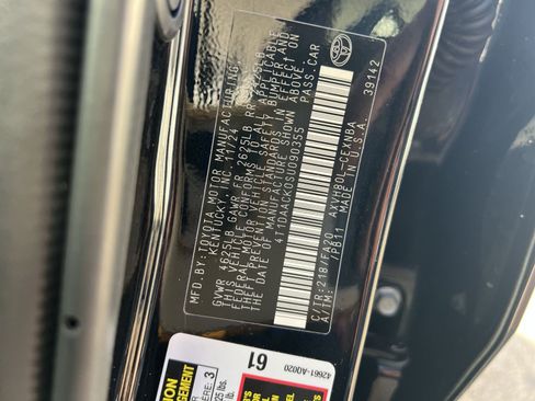 Used 2025 Toyota Camry LE FWD image 30