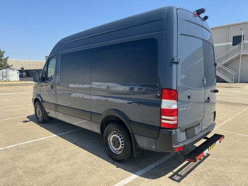 Used 2018 Mercedes-Benz Sprinter 2500 image 8