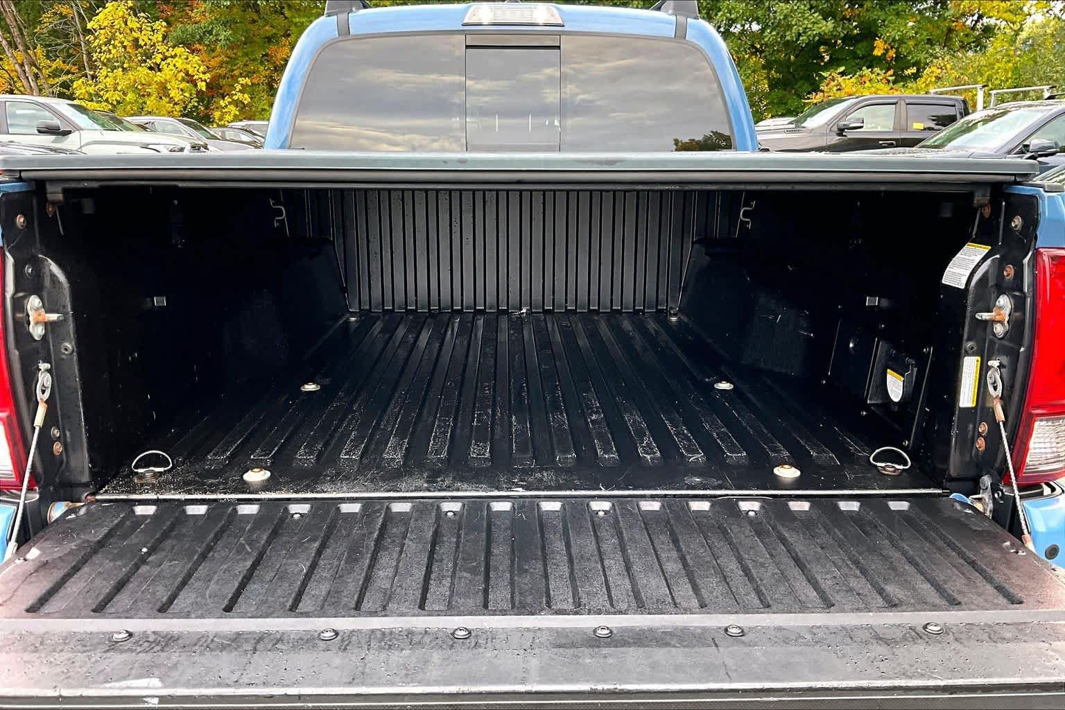 Used 2019 Toyota Tacoma TRD Off-Road w/ Technology Package AWD/4WD image 30