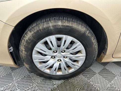 Used 2012 Toyota Camry LE FWD image 10