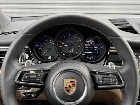 New 2026 Porsche Macan image 19