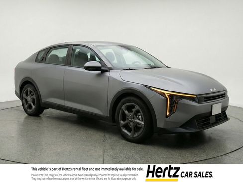 Used 2025 Kia K4 LXS FWD image 1
