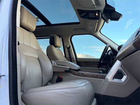 Used 2019 Land Rover Range Rover Long Wheelbase Supercharged image 21