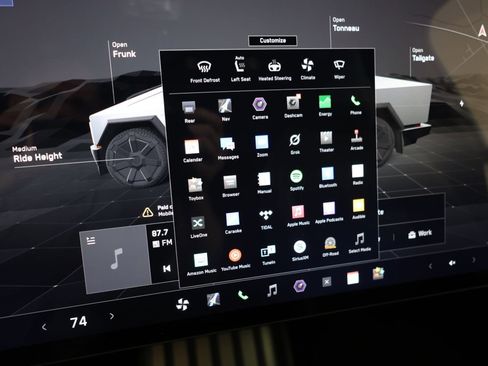 Used 2024 Tesla Cybertruck AWD Crew Cab image 31