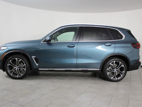 New 2026 BMW X5 xDrive40i w/ Climate Comfort Package image 2