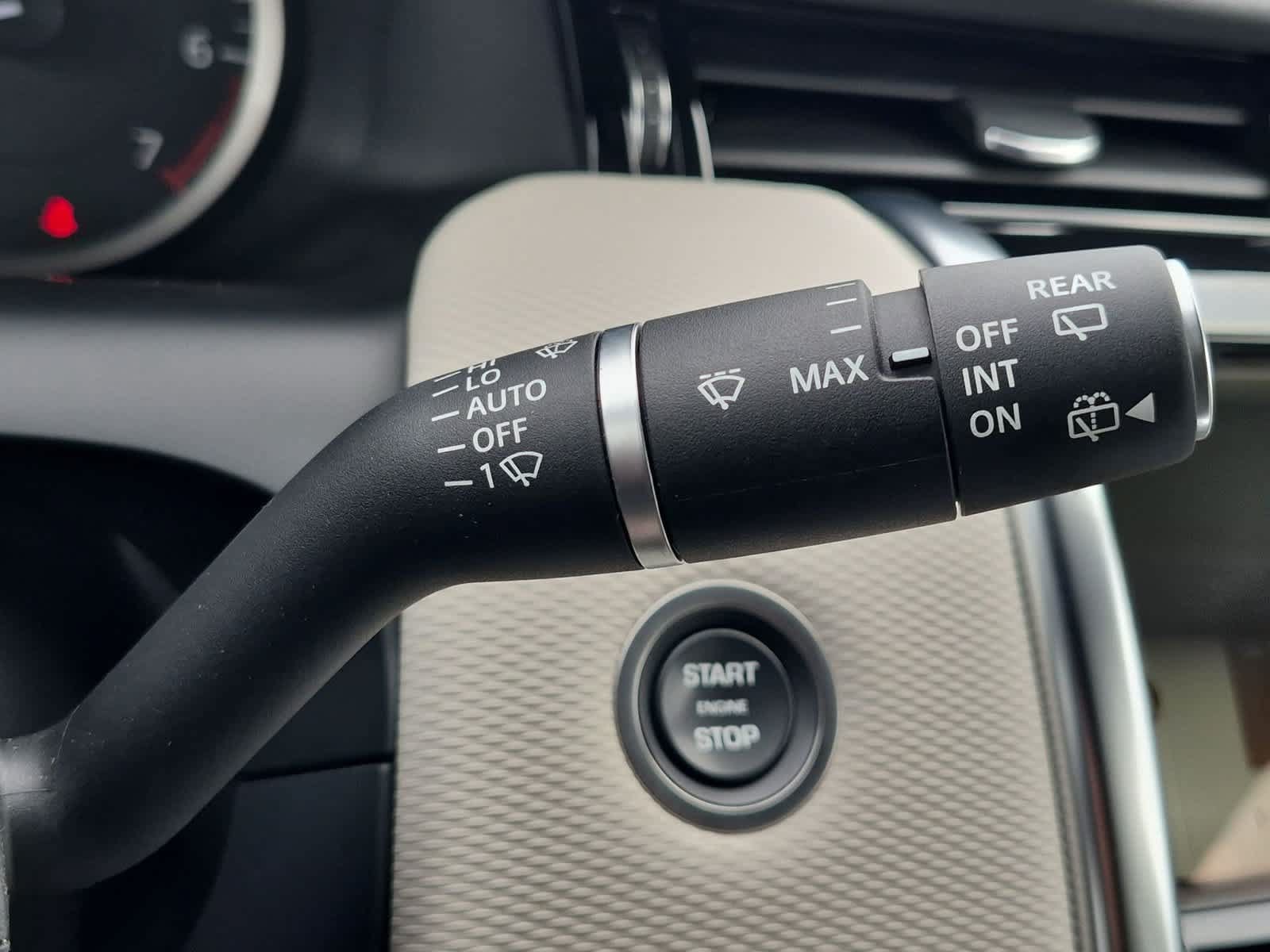 Certified 2023 Land Rover Discovery Sport SE R-Dynamic AWD/4WD image 27